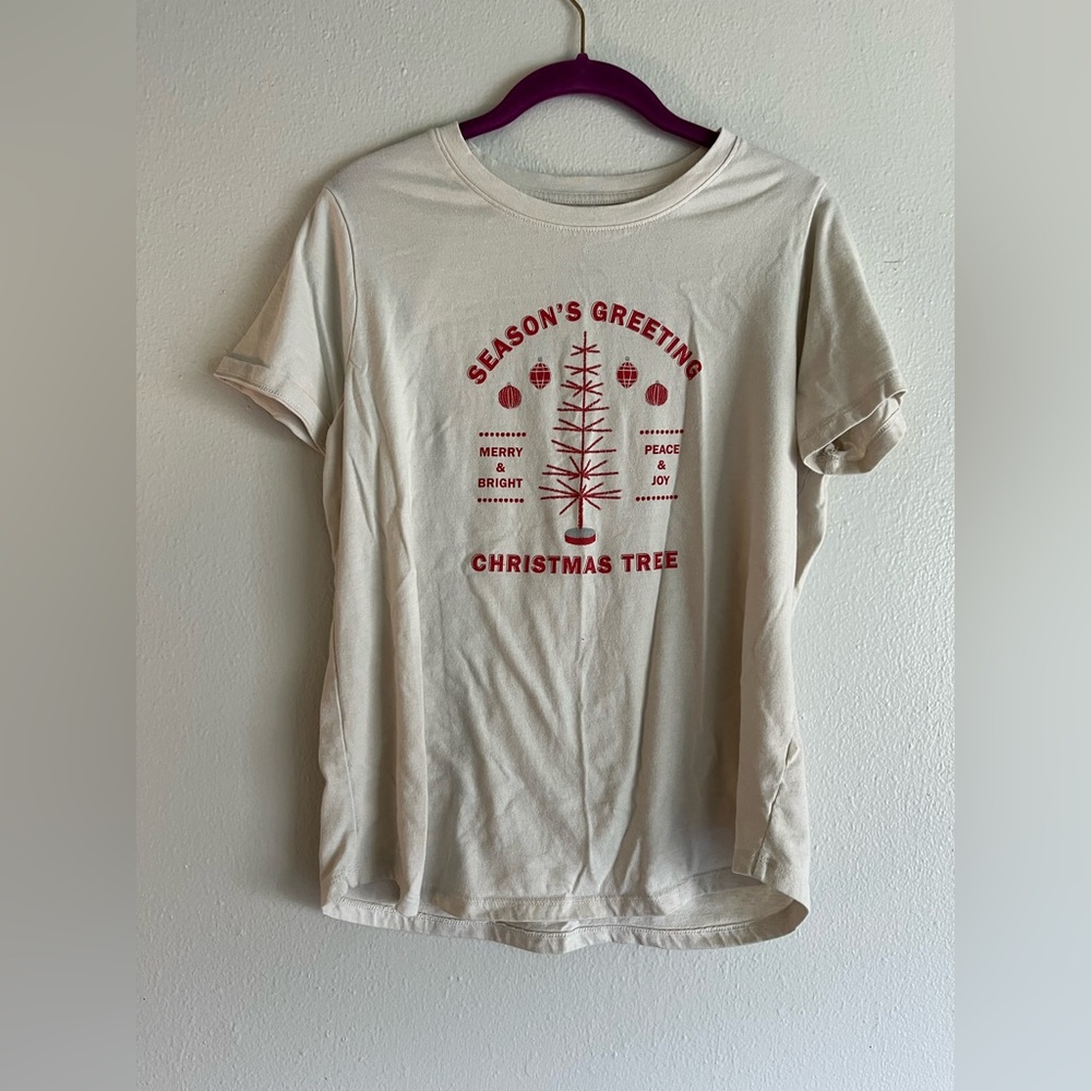Women’s size medium Sonoma holiday t-shirt
